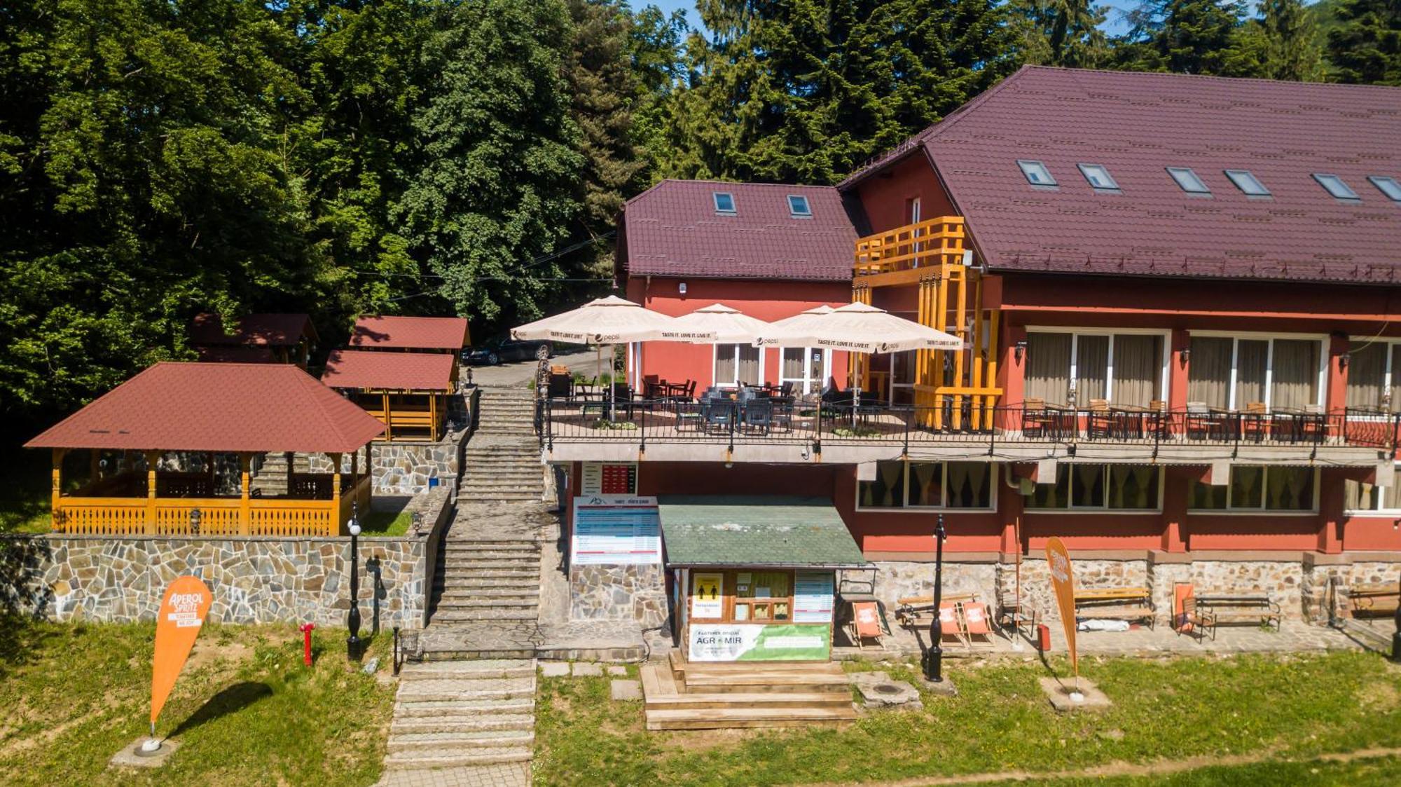 Suior Resort Baza Бая-Сприе Екстериор снимка